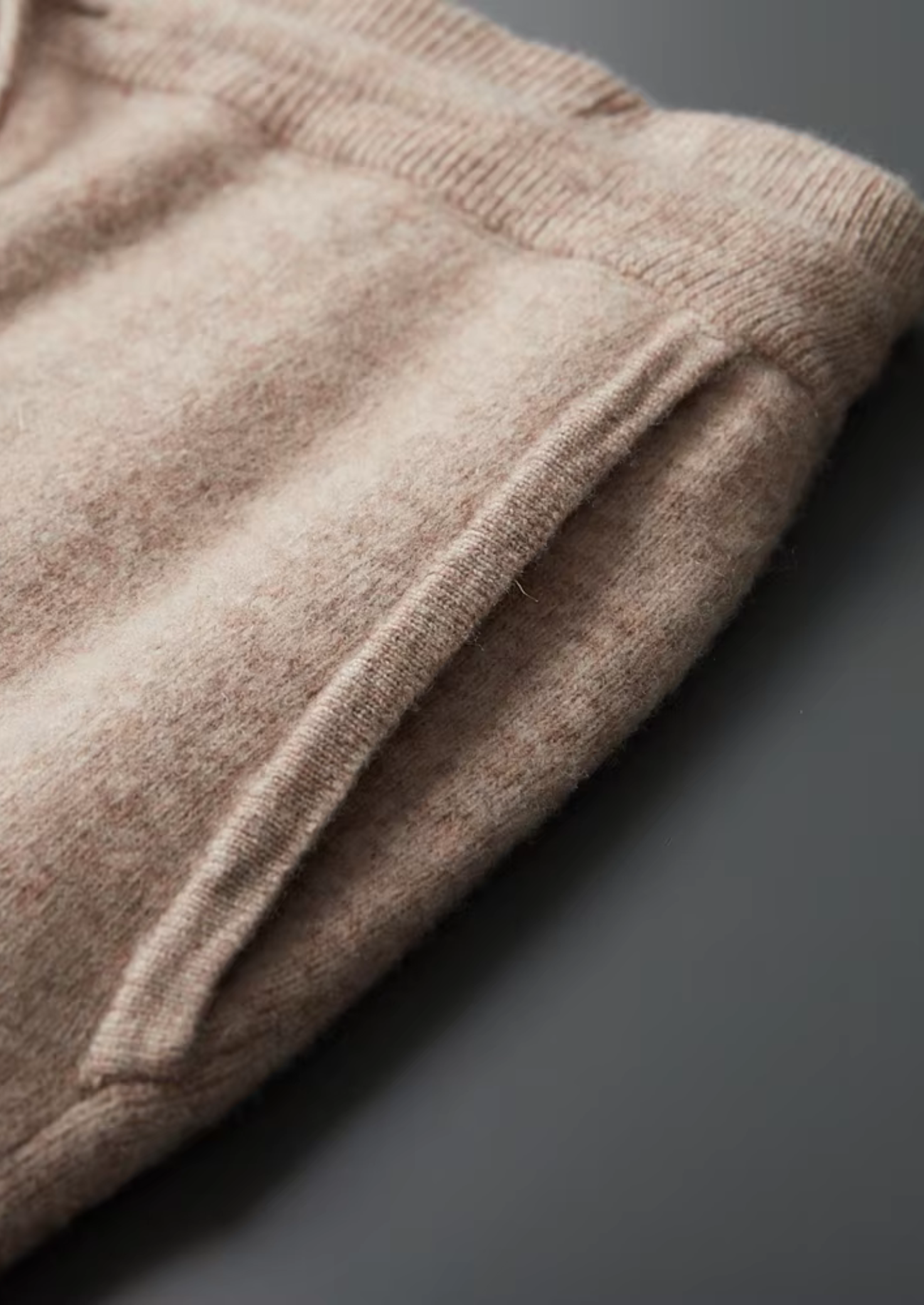 Wool Leisure Trousers for Comfortable Everyday Wear in Relaxed Fit