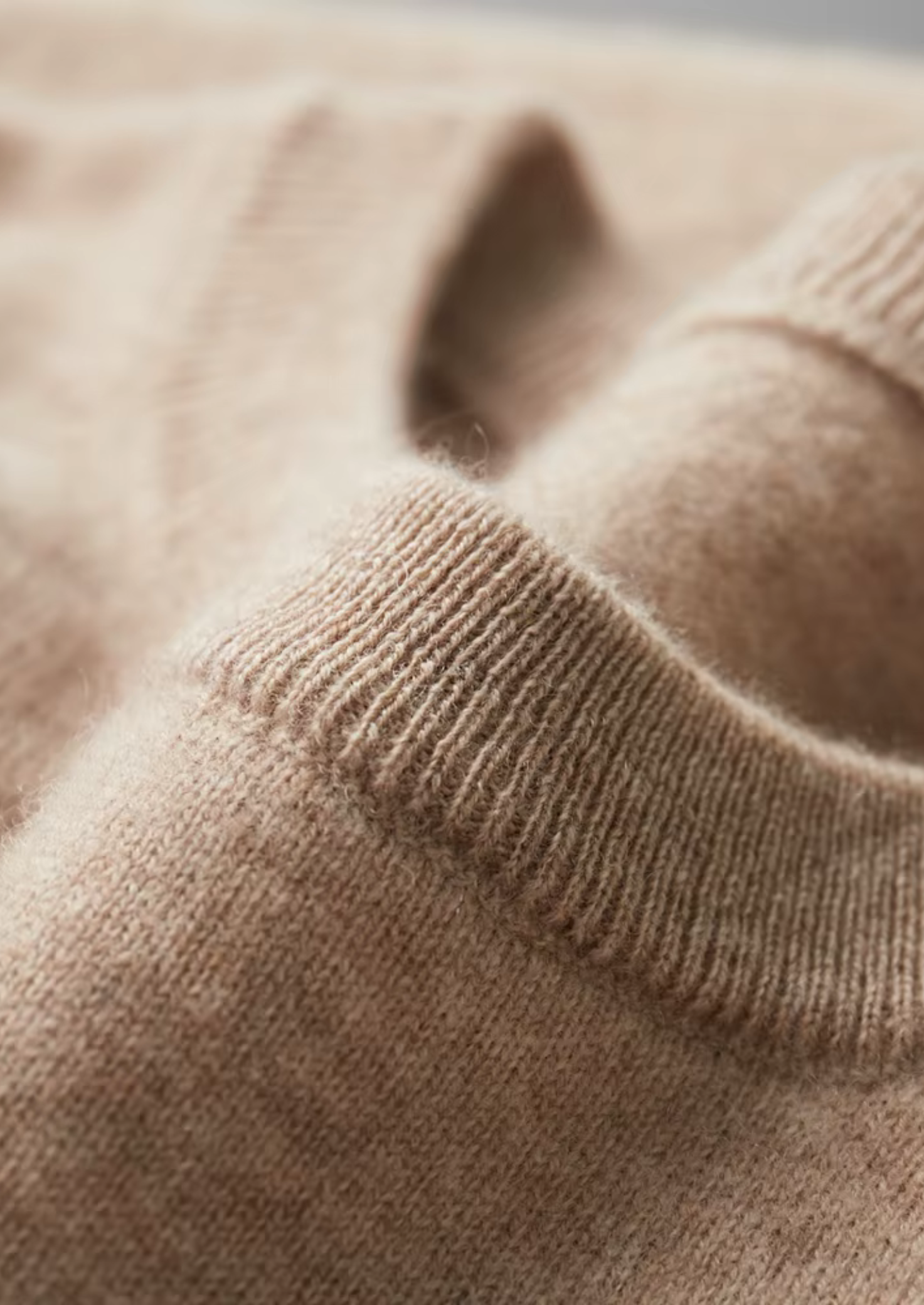 Cashmere Crewneck T-Shirt for Men and Women - Classic Style, Soft Fabric