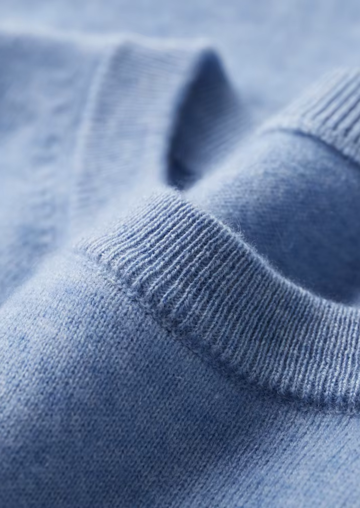 Cashmere Crewneck T-Shirt for Men and Women - Classic Style, Soft Fabric