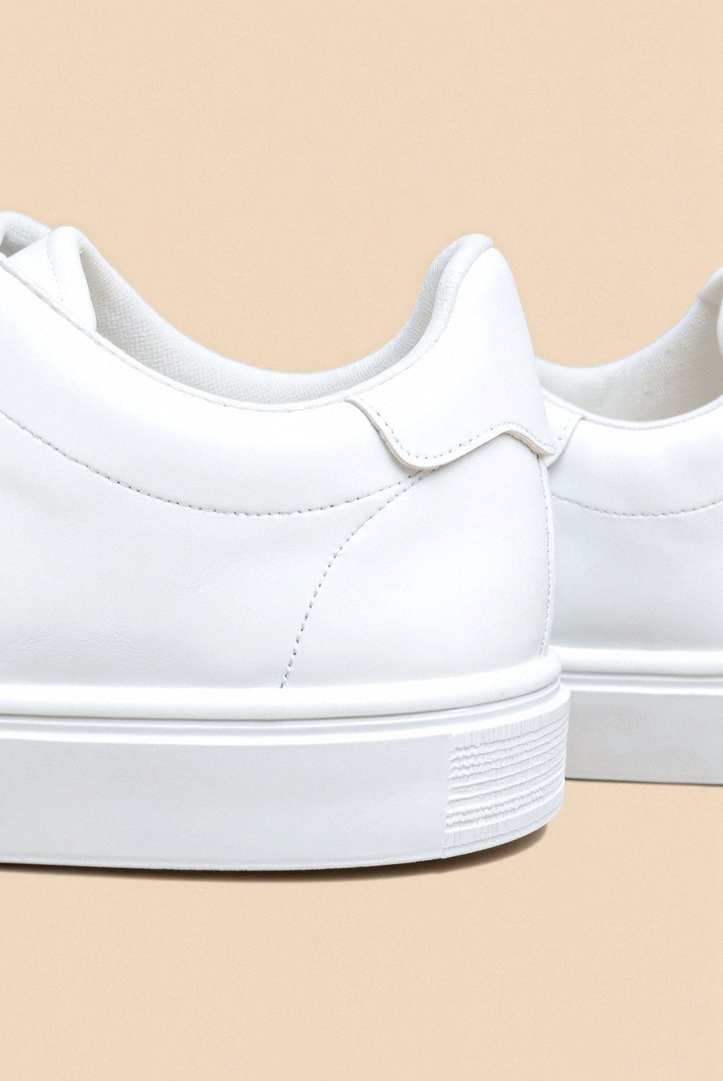 Classic Canvas Sneakers for Everyday Wear - Comfortable and Versatile Footwear