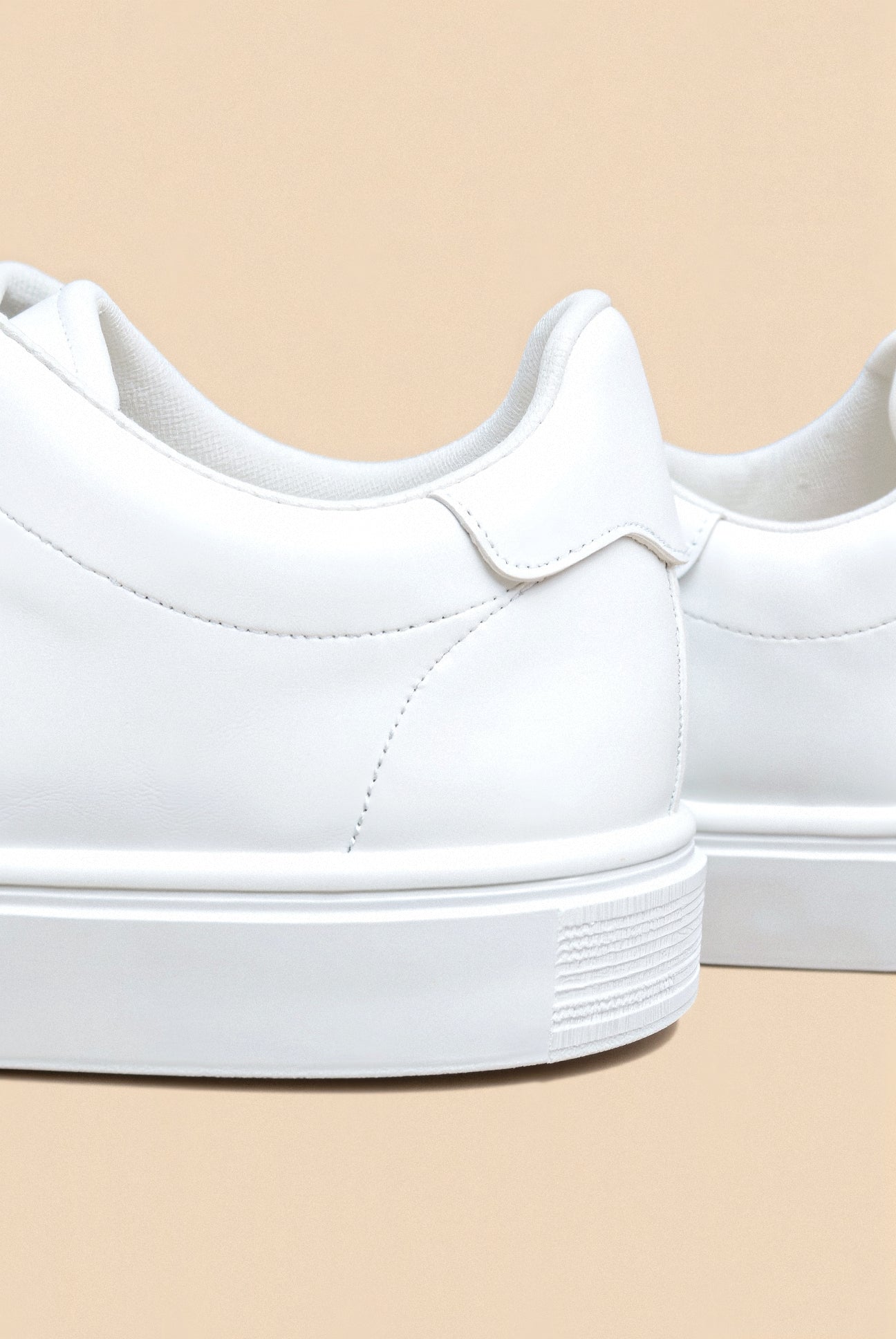 Classic Canvas Sneakers for Everyday Wear - Comfortable and Versatile Footwear