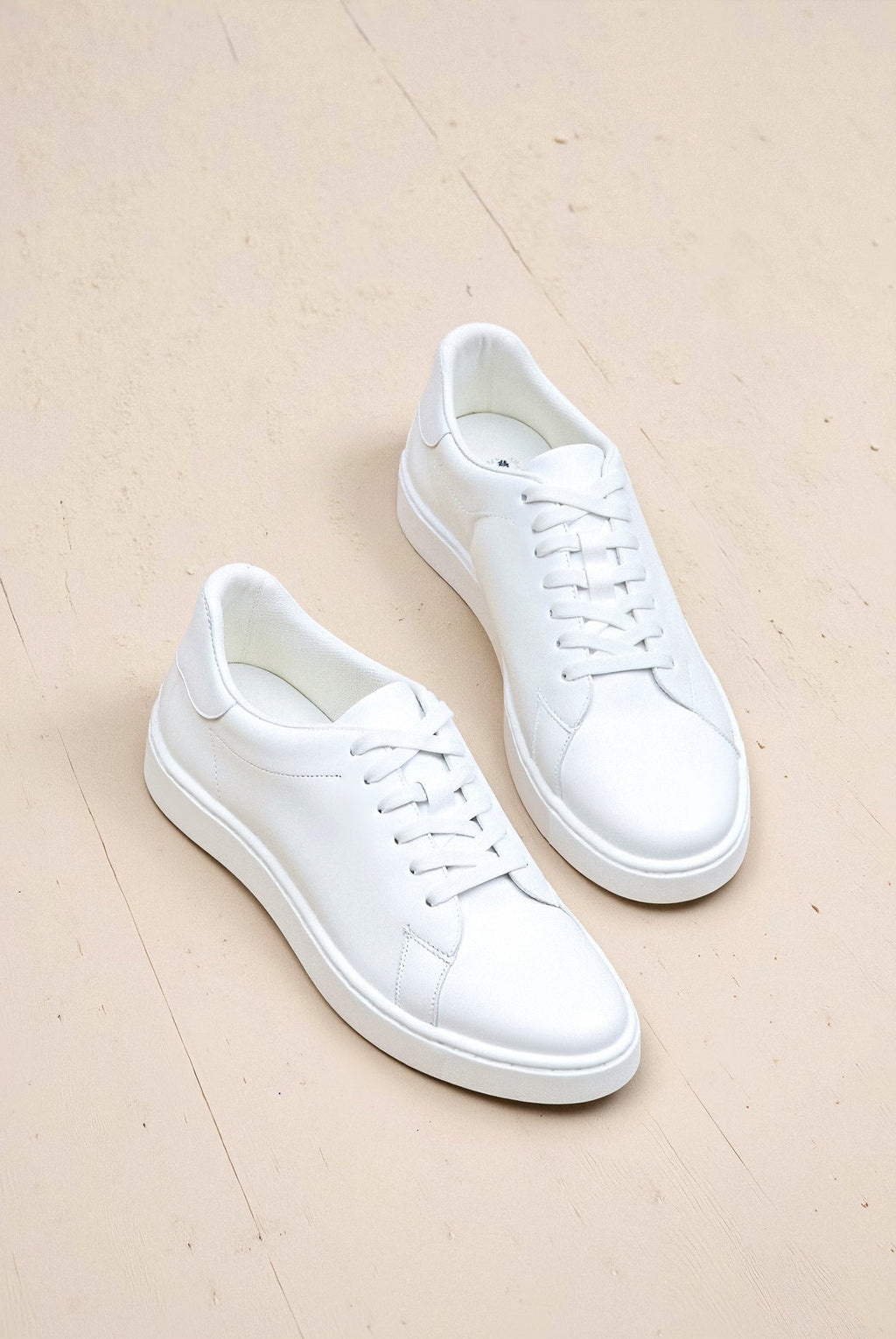 Classic Canvas Sneakers for Everyday Wear - Comfortable and Versatile Footwear